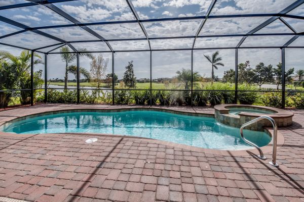 Pool Enclosure Cleaning in Jackson