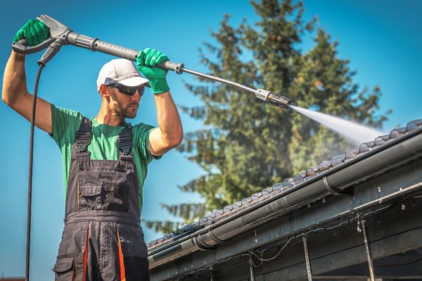Gutter Washing in Jackson