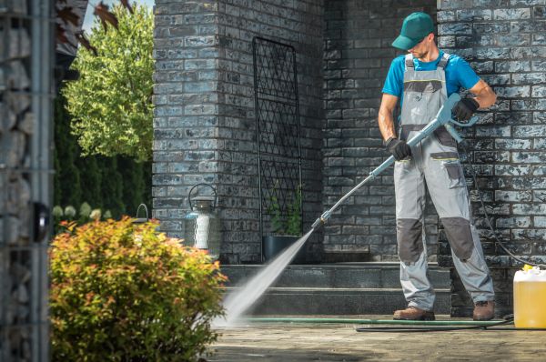 Outside House Cleaning in Jackson