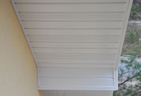 Soffit Dirt Removal in Jackson