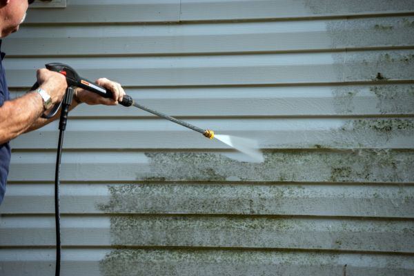 Vinyl Siding Power Washing in Jackson