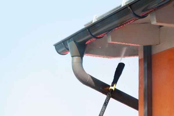Eaves Power Washing in Jackson